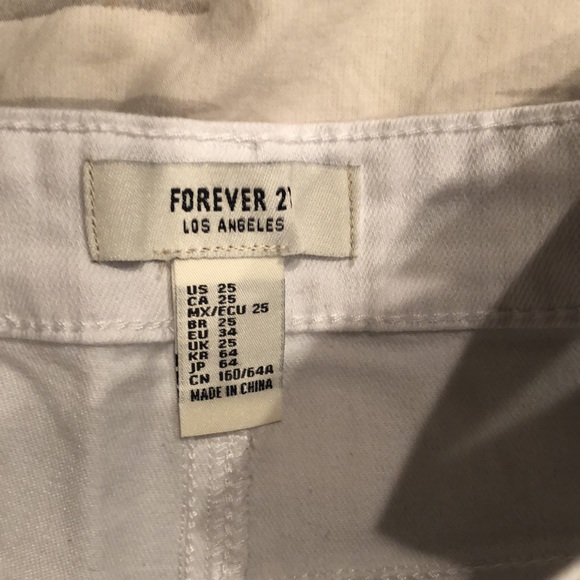 NWT Forever 21 white denim shorts size US 25 - Picture 4 of 4